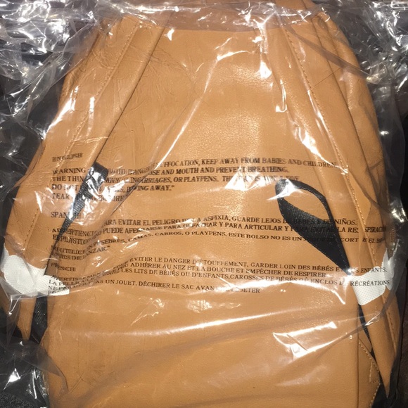 Reaction Kenneth Cole Backpack - Picture 3 of 3